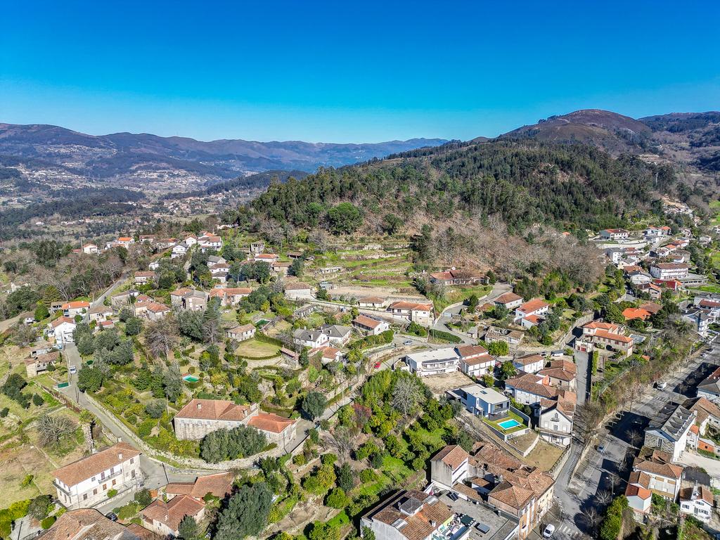 Moradia 6 assoalhadas, 195m2 área construção, 672m2 terreno, com anexo T1 - Image 52