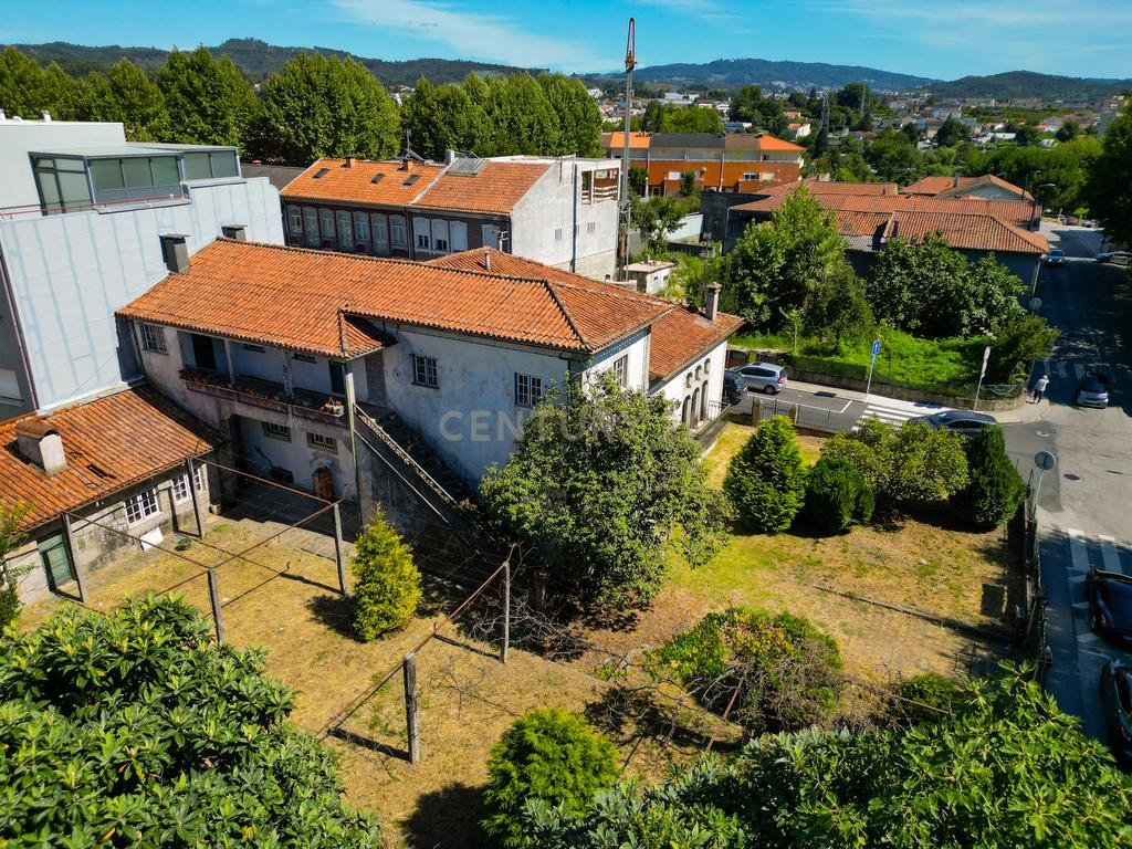Terreno com Projeto aprovado para 37 apartamentos + Moradia Histórica de 1937 em Caldas das Taipas - Image 8