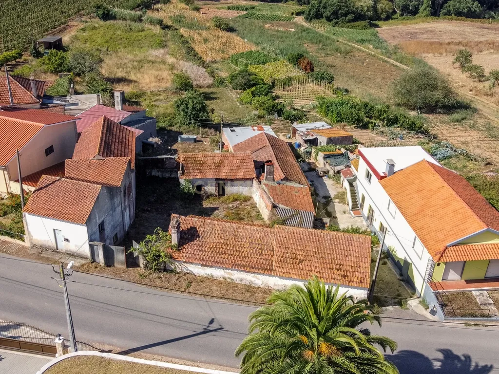 Casa para reabilitar em Cumeira de Santa Catarina, Caldas da Rainha - Image 2