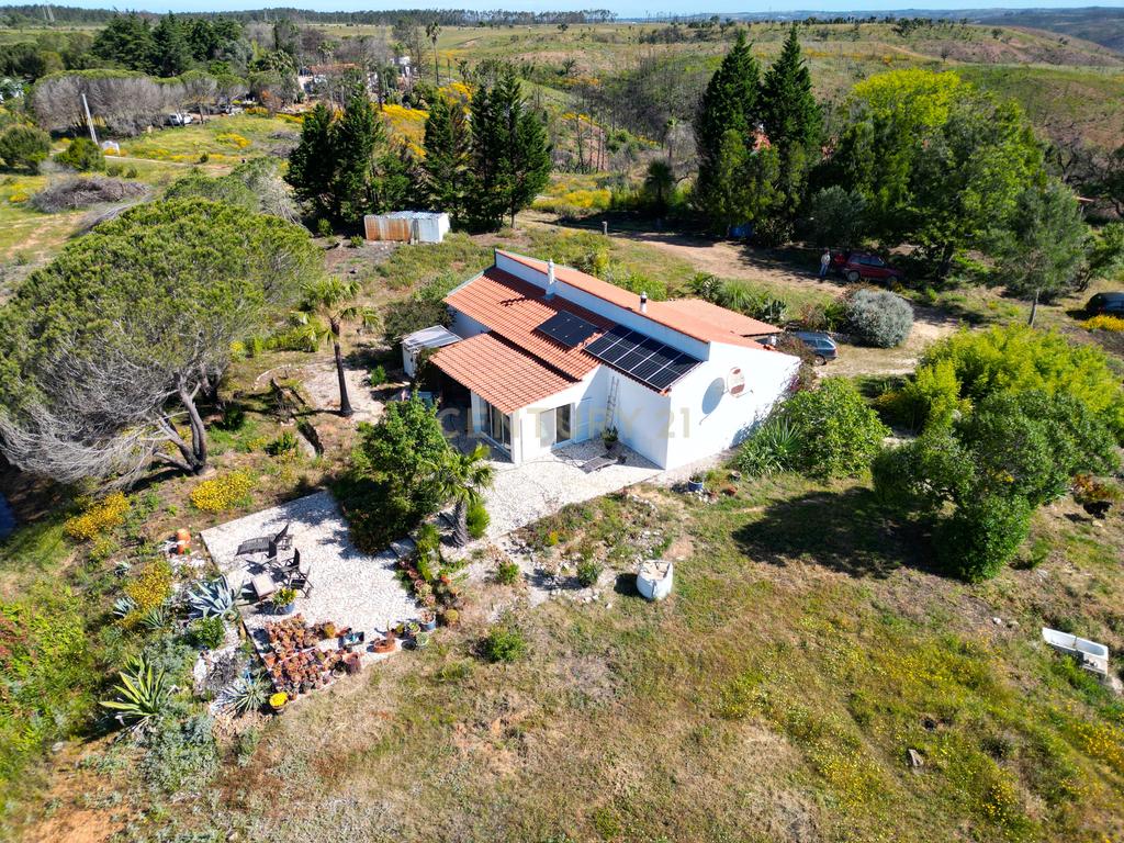 Quinta perto do Mar e de Aljezur, T3 mais uma ruina, com grande potential em Aljezur-Algarve - Image 6