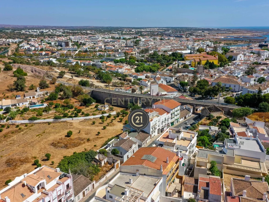Moradia de Fachada Tradicional a 300m do Castelo de Tavira - Centro Histórico - Image 1