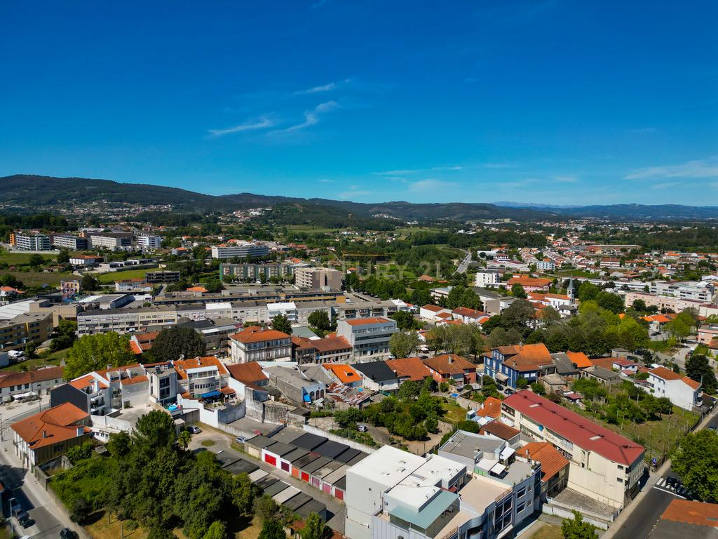 Terreno com Projeto aprovado para 37 apartamentos + Moradia Histórica de 1937 em Caldas das Taipas - Image 27