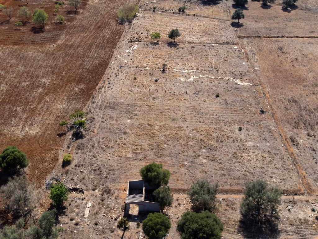 Terreno rustico de 8 040 m2 em Tunes - Image 3