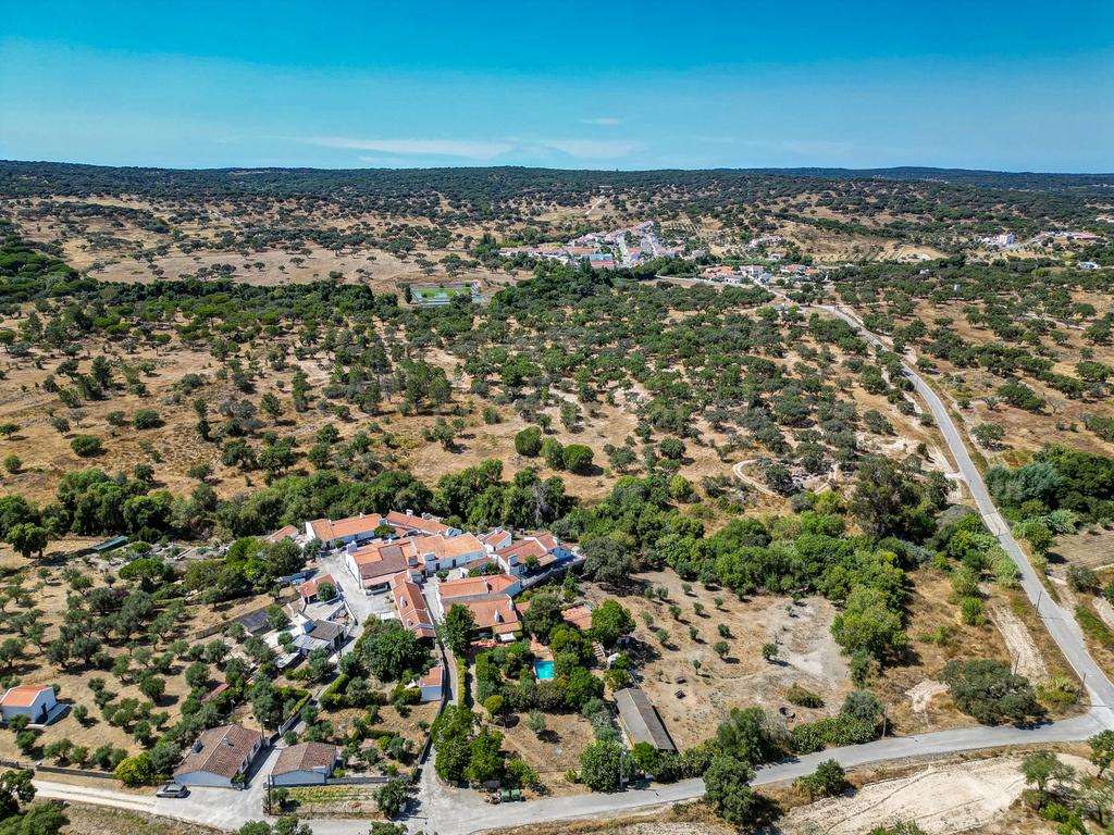 Moradia Térrea com Terreno de 950 m² a Apenas 8 km de Évora - Image 20