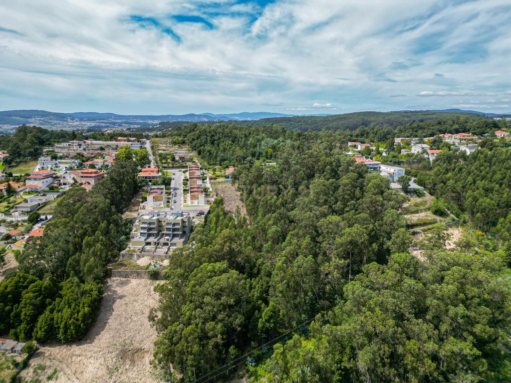 Terreno rústico, limítrofe com zona já urbana. Gavião, Vila Nova de Famalicão - Image 9