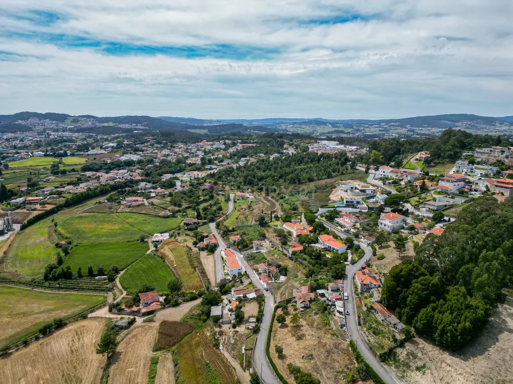 Terreno rústico, limítrofe com zona já urbana. Gavião, Vila Nova de Famalicão - Image 14