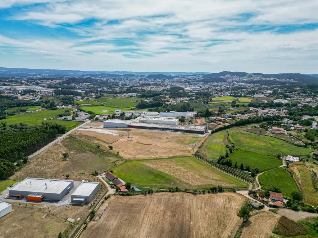 Terreno rústico, limítrofe com zona já urbana. Gavião, Vila Nova de Famalicão - Image 12