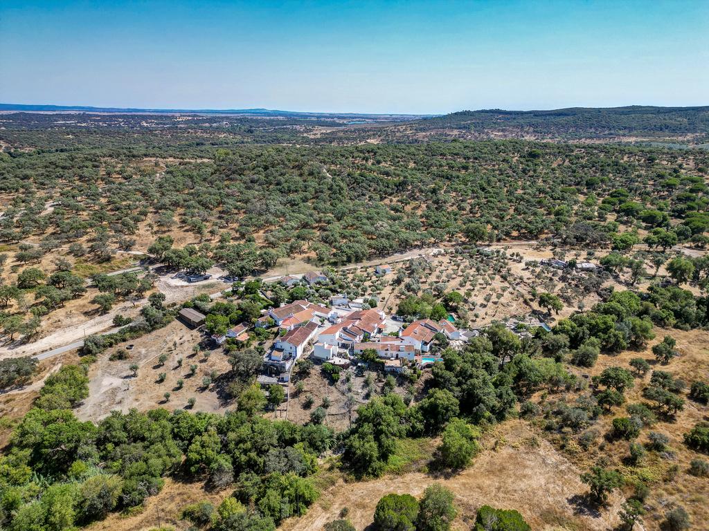 Moradia Térrea com Terreno de 950 m² a Apenas 8 km de Évora - Image 23