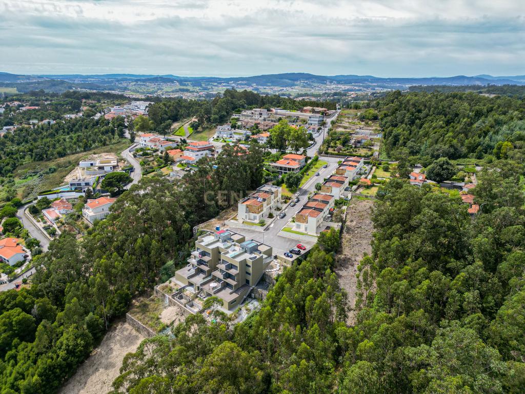 Terreno rústico, limítrofe com zona já urbana. Gavião, Vila Nova de Famalicão - Image 6