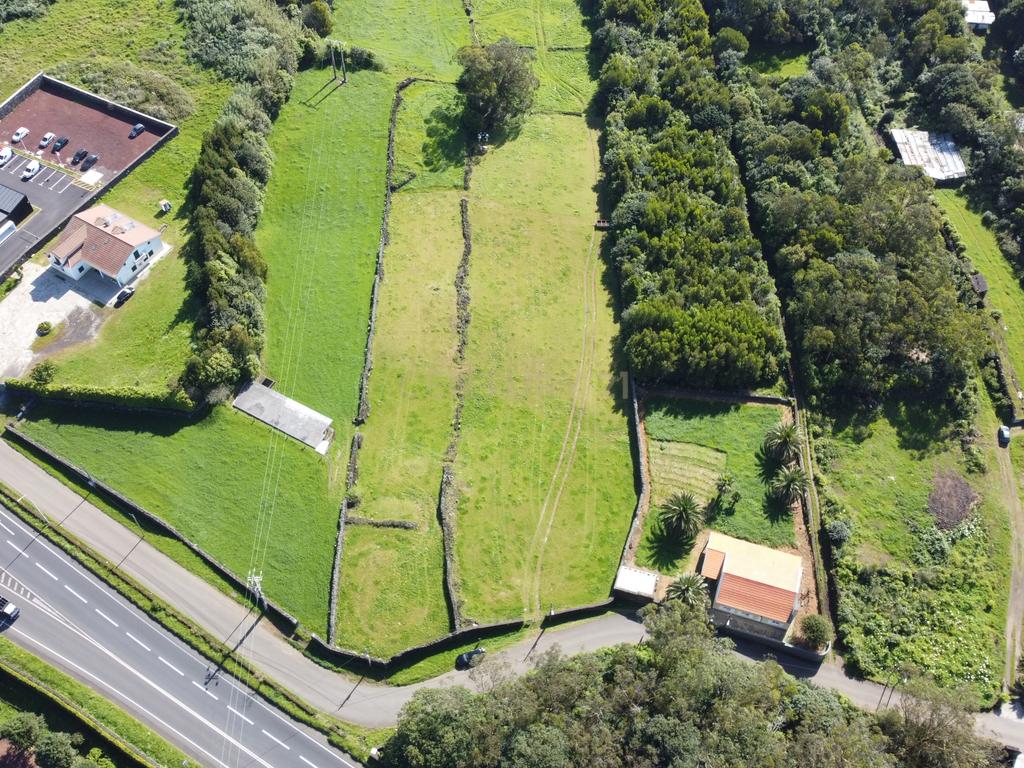 Terreno Urbanizável em Estrada da Ribeira Grande - Image 4