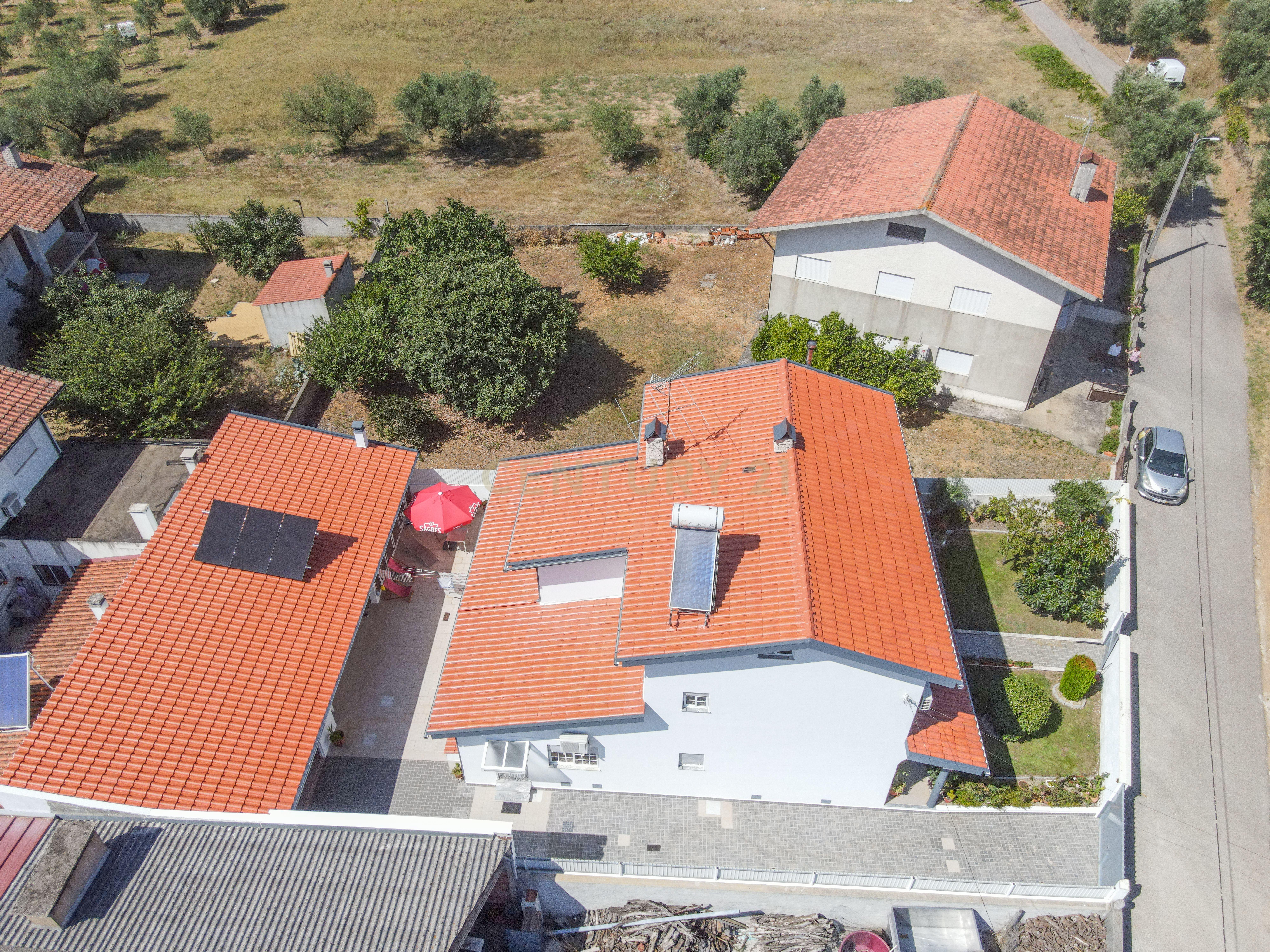 Moradia T4 - Miranda do Corvo - Image 50