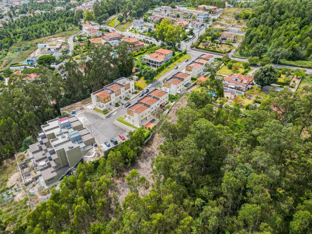 Terreno rústico, limítrofe com zona já urbana. Gavião, Vila Nova de Famalicão - Image 8