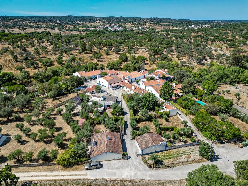 Moradia Térrea com Terreno de 950 m² a Apenas 8 km de Évora - Image 27