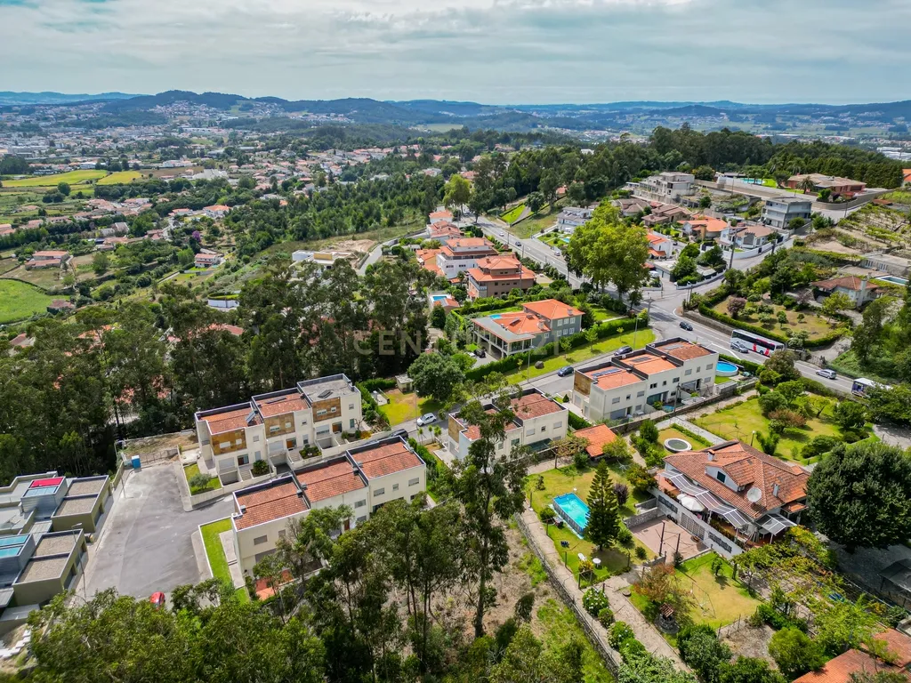 Terreno rústico, limítrofe com zona já urbana. Gavião, Vila Nova de Famalicão - Image 10