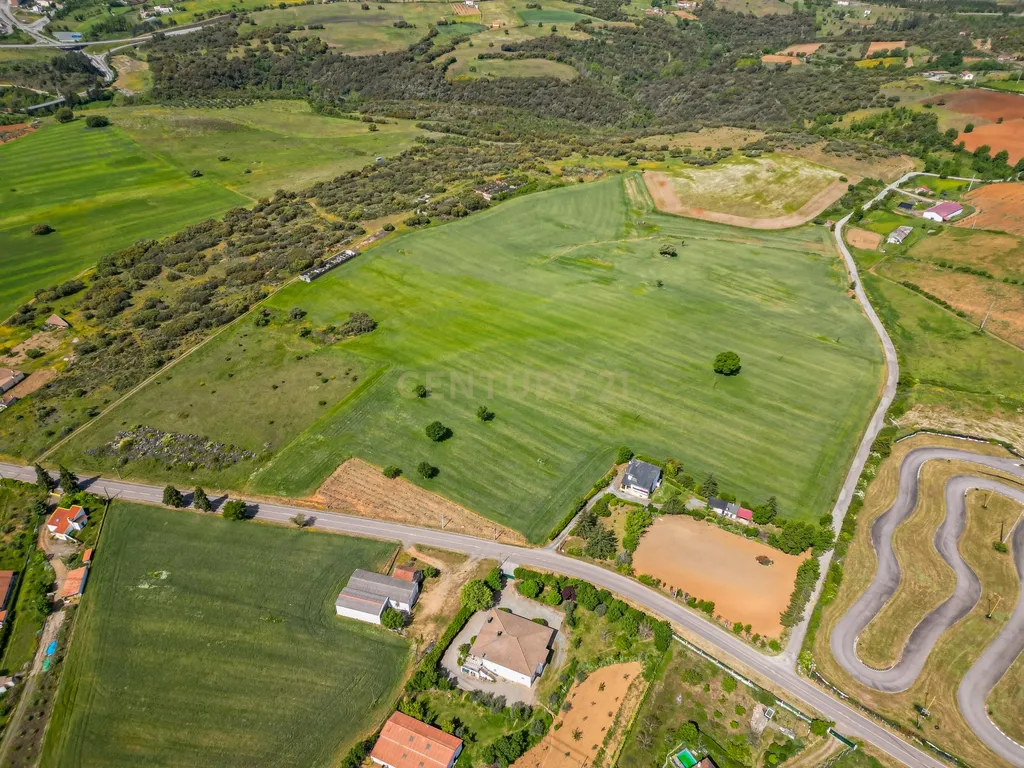 Quinta Nova - Solo industrial e agrícola a 5m do aeródromo - Image 2