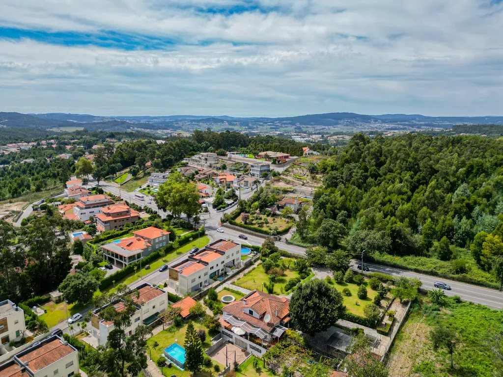Terreno rústico, limítrofe com zona já urbana. Gavião, Vila Nova de Famalicão - Image 13