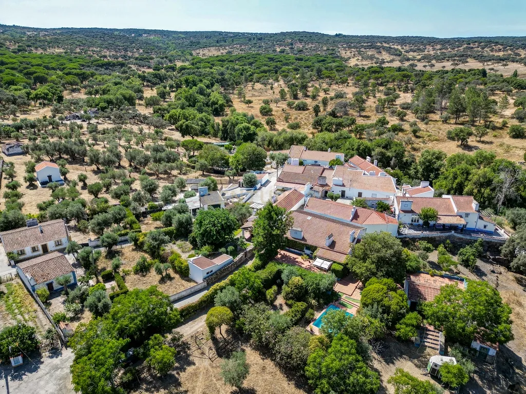 Moradia Térrea com Terreno de 950 m² a Apenas 8 km de Évora - Image 26