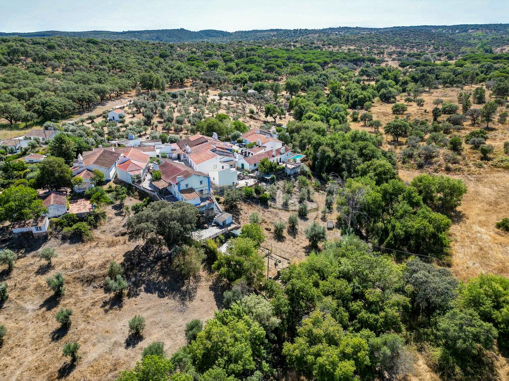 Moradia Térrea com Terreno de 950 m² a Apenas 8 km de Évora - Image 24