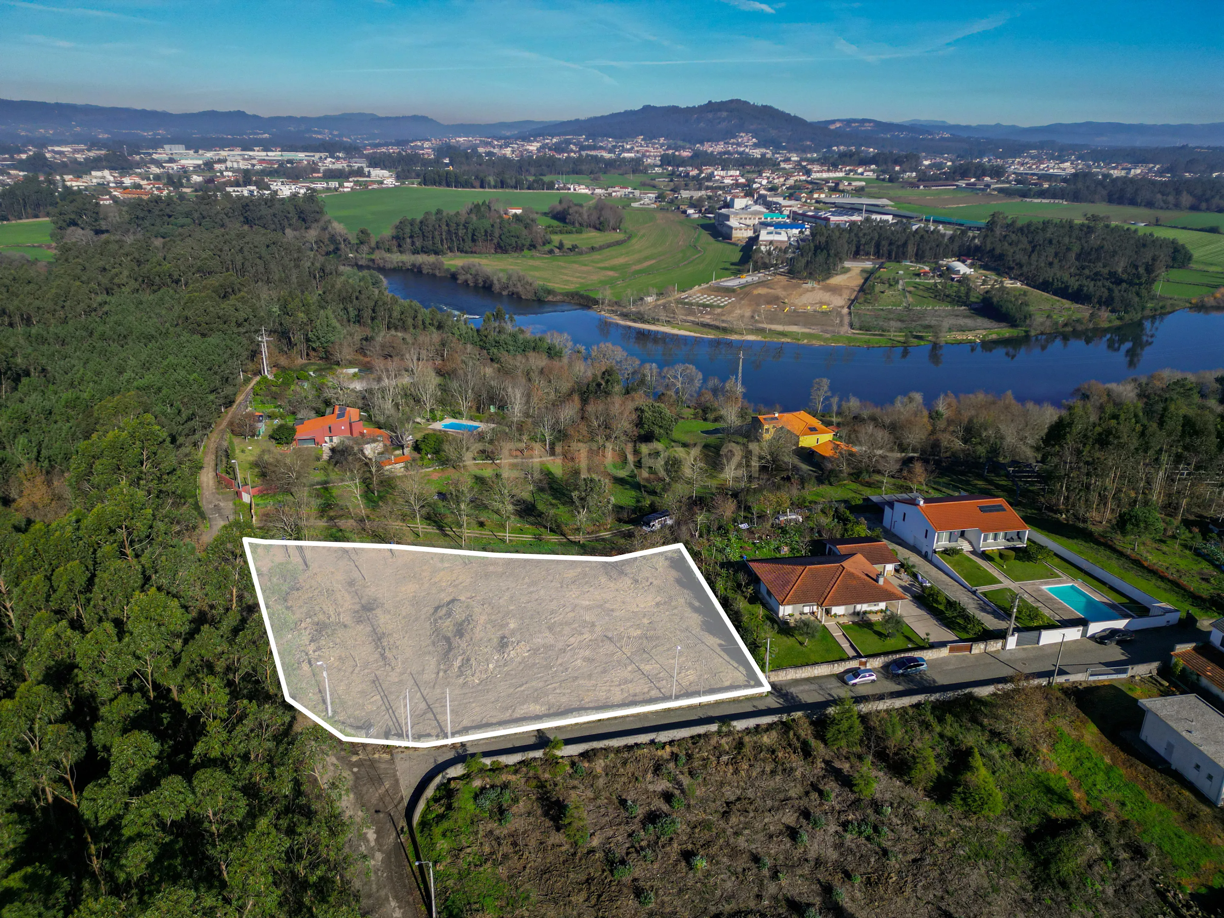 Terreno de Construção em Areias de Vilar, Barcelos – 3177 m² a 5 km do Centro de Barcelos - Image 2