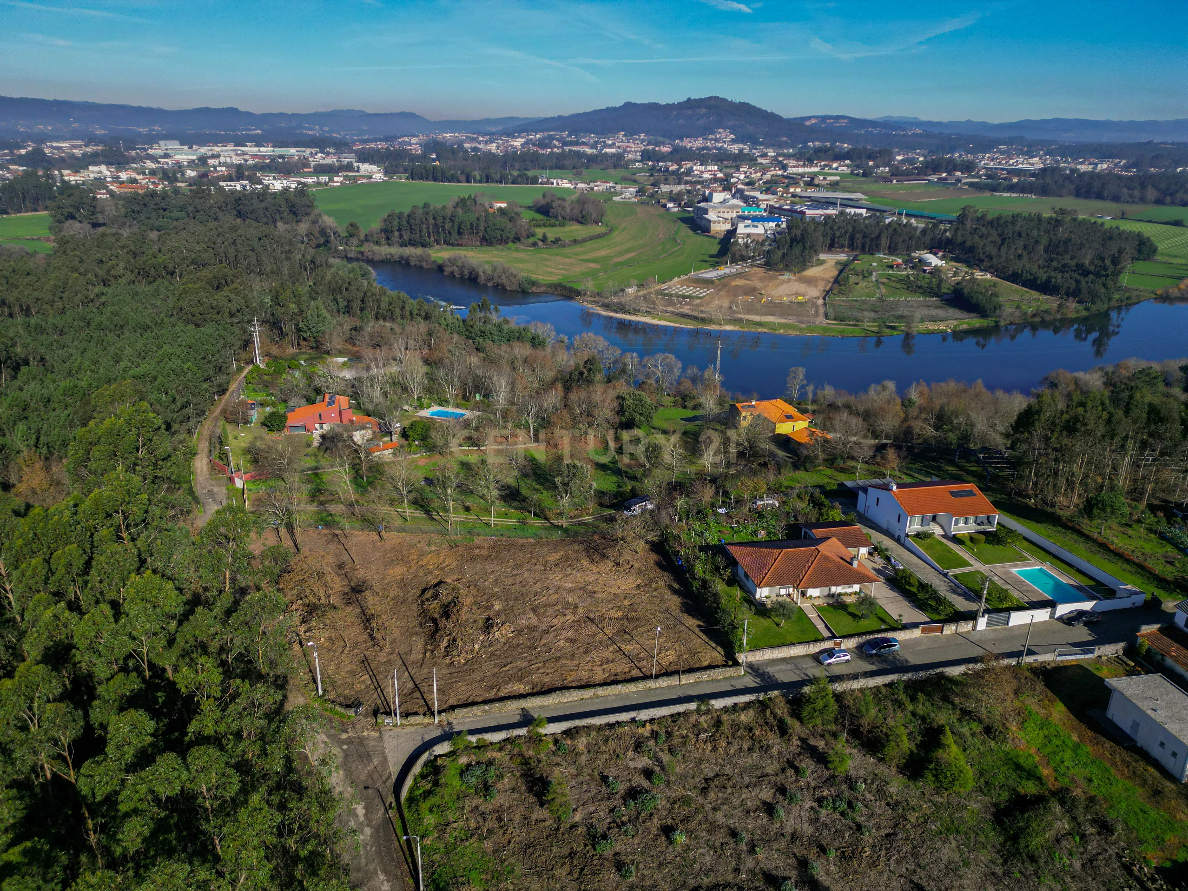 Terreno de Construção em Areias de Vilar, Barcelos – 3177 m² a 5 km do Centro de Barcelos - Image 4