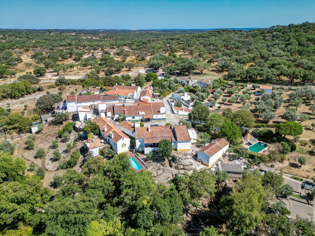 Moradia Térrea com Terreno de 950 m² a Apenas 8 km de Évora - Image 36