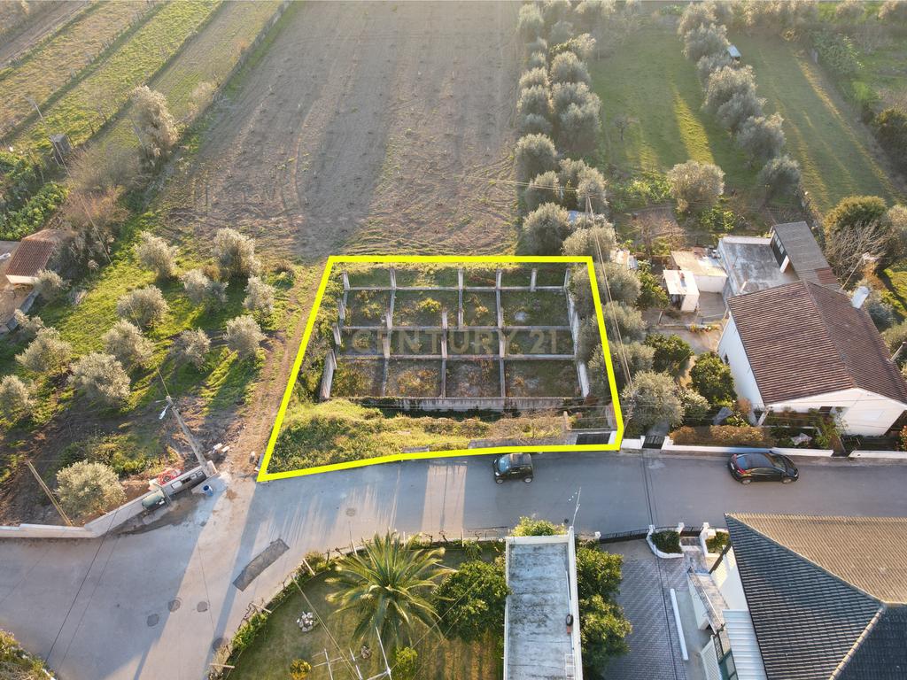 Lote de terreno  junto da futura estação de metro bus, com viabilidade para construção de apartamentos- Lousã - Image 2
