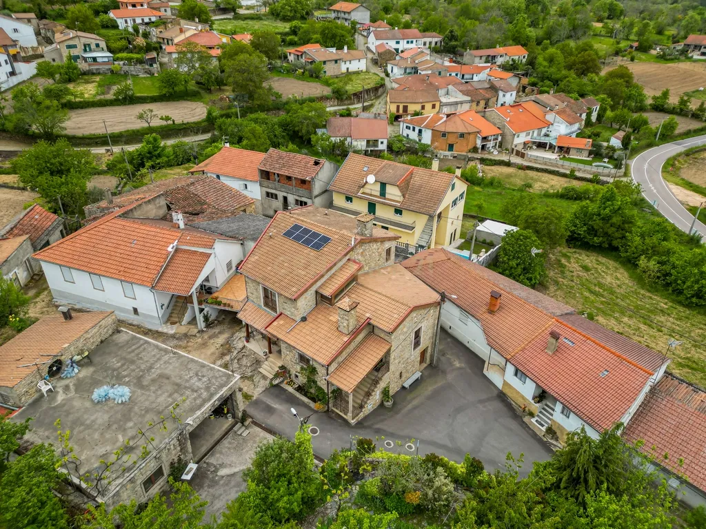 Moradia de Pedra em Rossas - Image 46