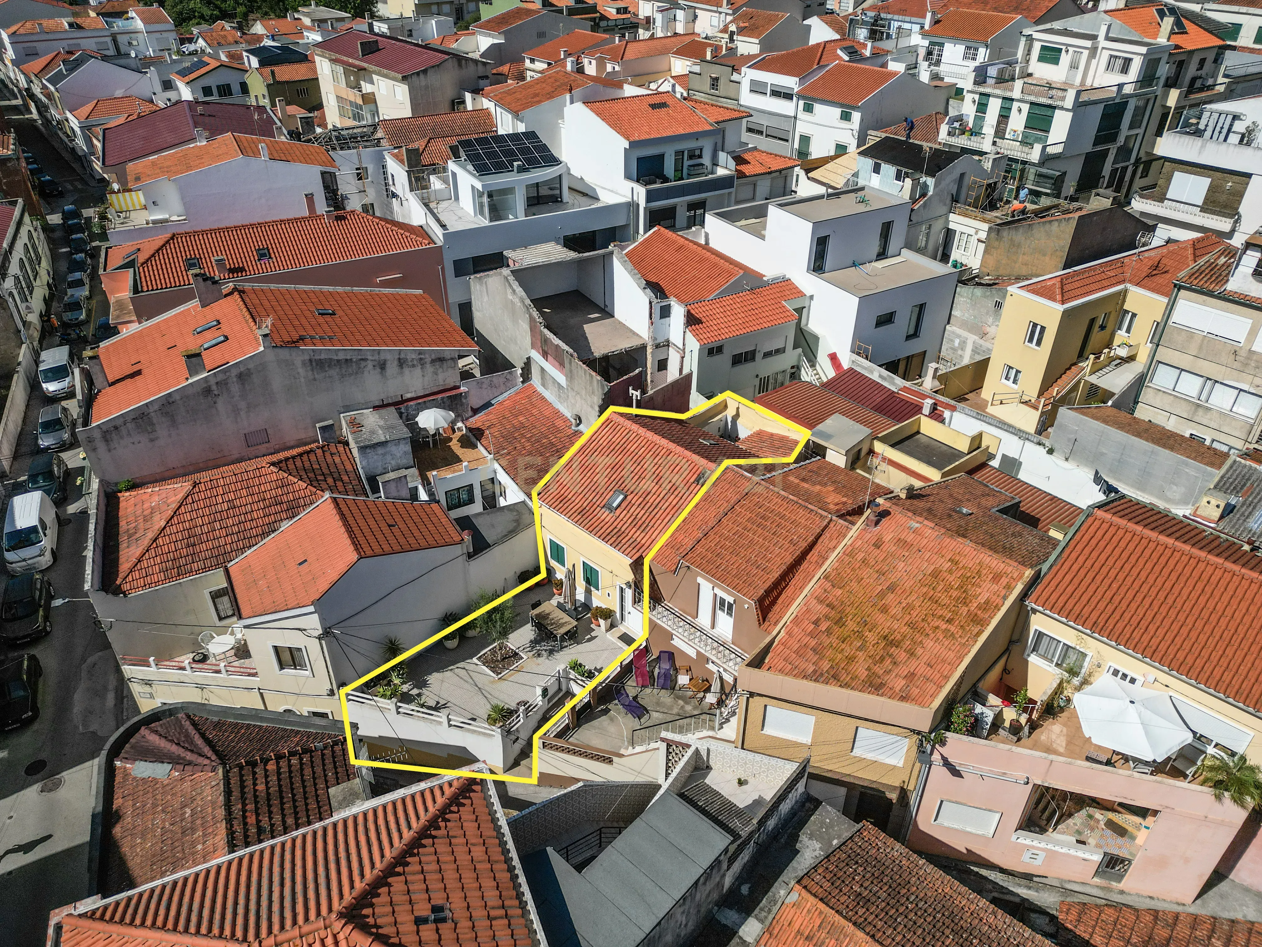 Moradia T3 de traça tradicional no centro perto da Praia - Image 22
