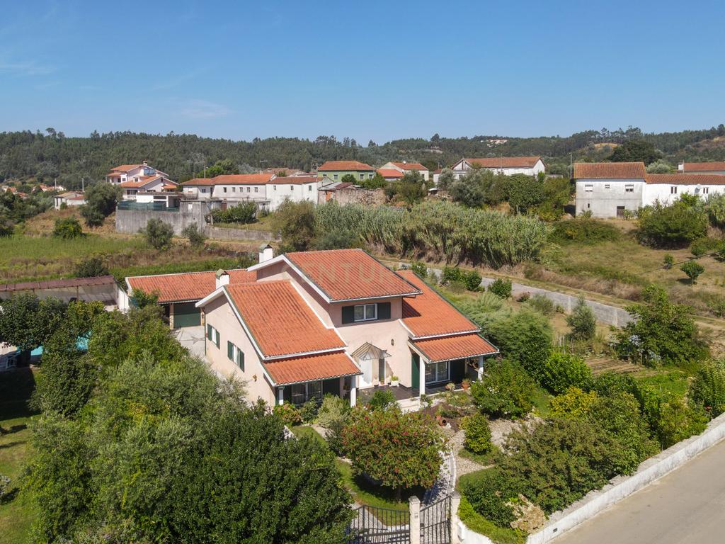 Casa Isolada em Coimbra com 5 Quartos e 4 Casas de Banho - Image 31