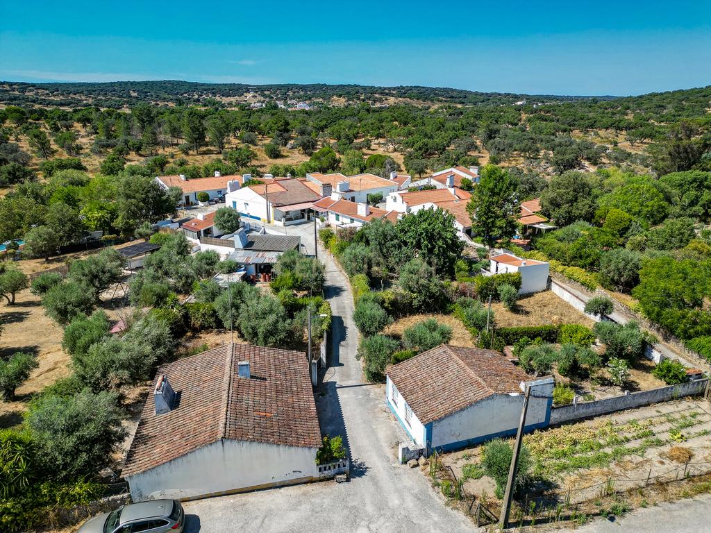 Moradia Térrea com Terreno de 950 m² a Apenas 8 km de Évora - Image 34