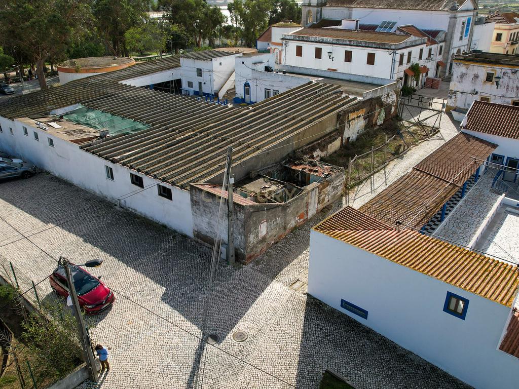 Moradia para Recuperar - Atalaia - Montijo - Image 1