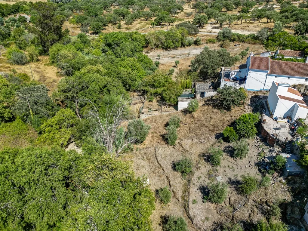 Moradia Térrea com Terreno de 950 m² a Apenas 8 km de Évora - Image 37