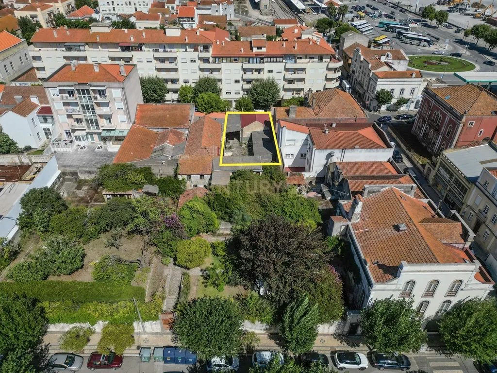 Espaço urbano c/ projecto de arquitectura e PIP aprovado para um edificio misto. - Image 14