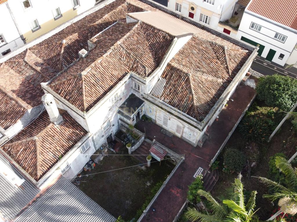 Prédio secular centro da cidade de Ponta Delgada (São José) - Image 1
