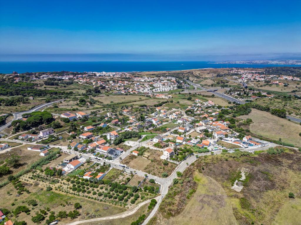Perto das Praias da Costa da Caparica,( Quintinha) edificada em terreno URBANO de  312m2. Para uma  NOVA CONSTRUÇÃO DE CERCA 170m2. - Image 7