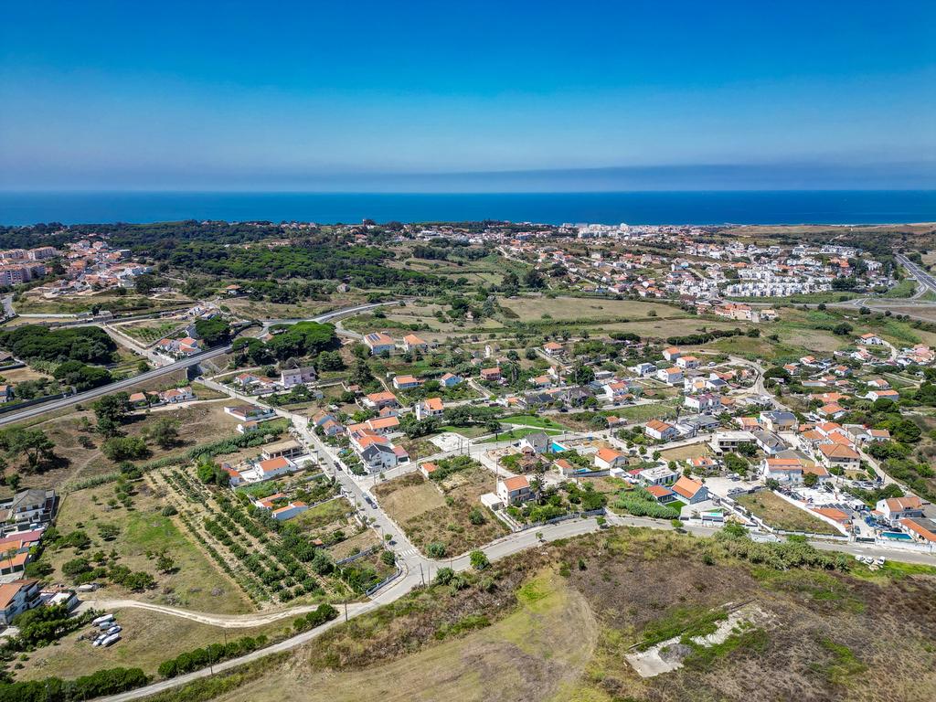 Perto das Praias da Costa da Caparica,( Quintinha) edificada em terreno URBANO de  312m2. Para uma  NOVA CONSTRUÇÃO DE CERCA 170m2. - Image 8