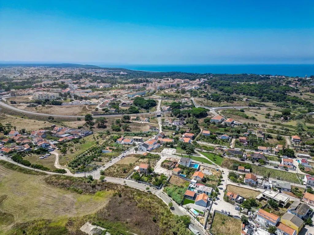 Perto das Praias da Costa da Caparica,( Quintinha) edificada em terreno URBANO de 312m2. Para uma NOVA CONSTRUÇÃO DE CERCA 170m2. - Image 10