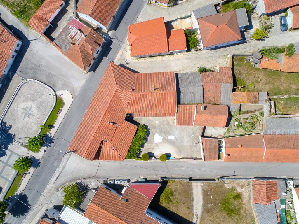 Excelente moradia T5, Rua dos Carreirinhos, Calvaria de cima - Image 23