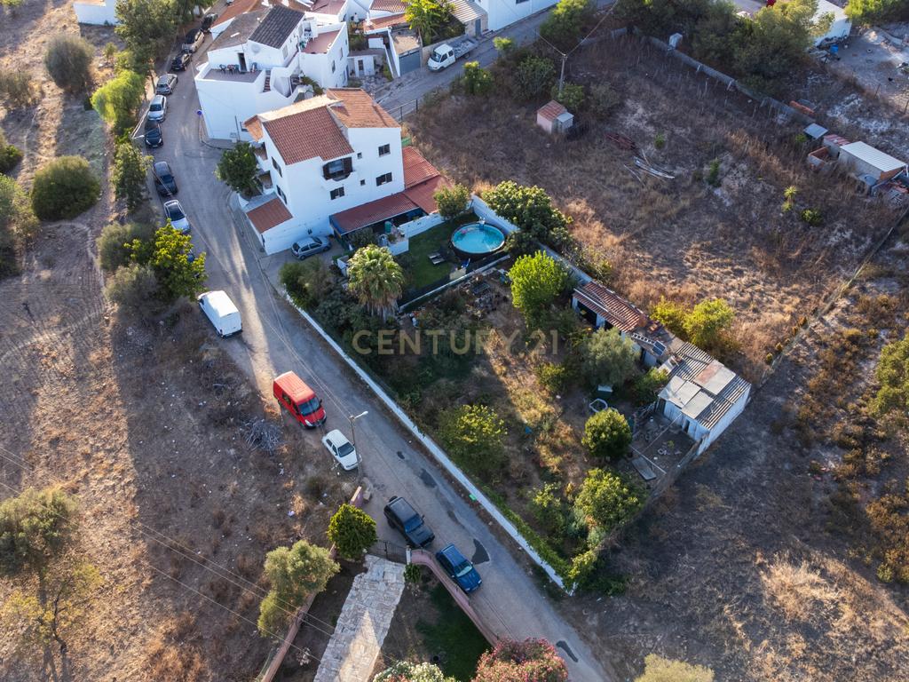 Casa Isolada em Algoz com 7 Quartos e 5 WC - Image 1