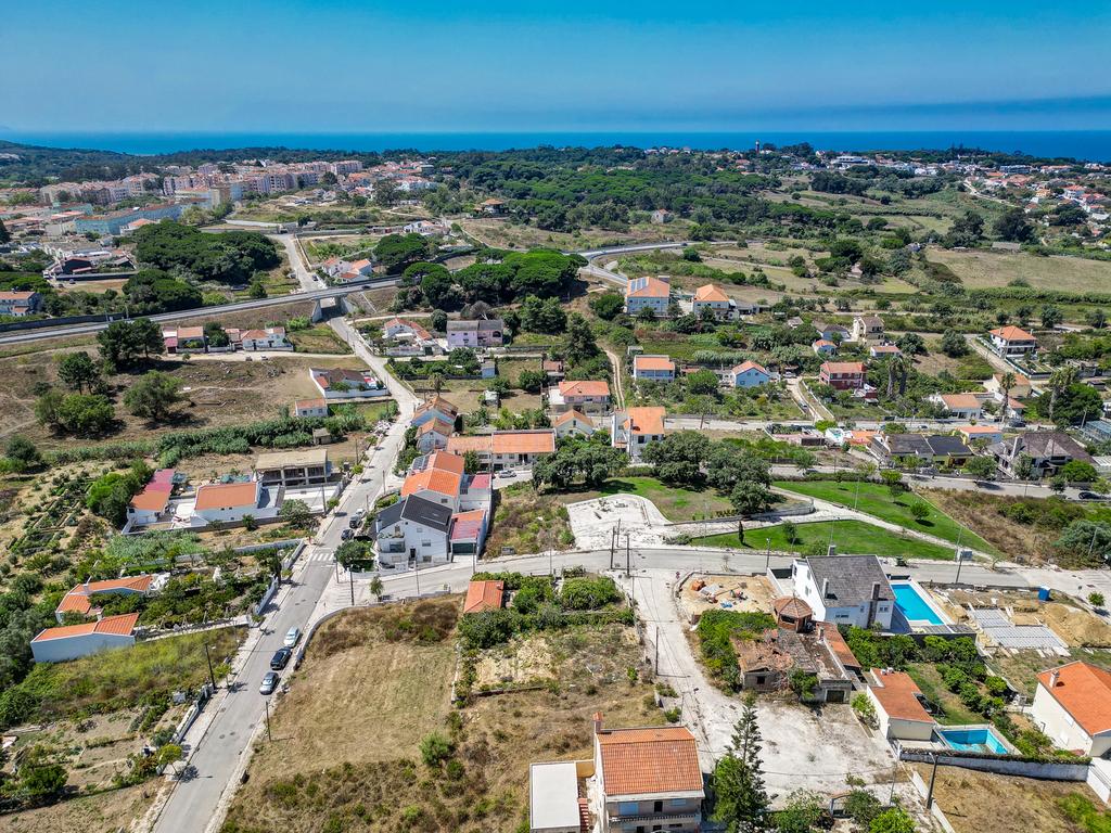 Perto das Praias da Costa da Caparica,( Quintinha) edificada em terreno URBANO de  312m2. Para uma  NOVA CONSTRUÇÃO DE CERCA 170m2. - Image 15