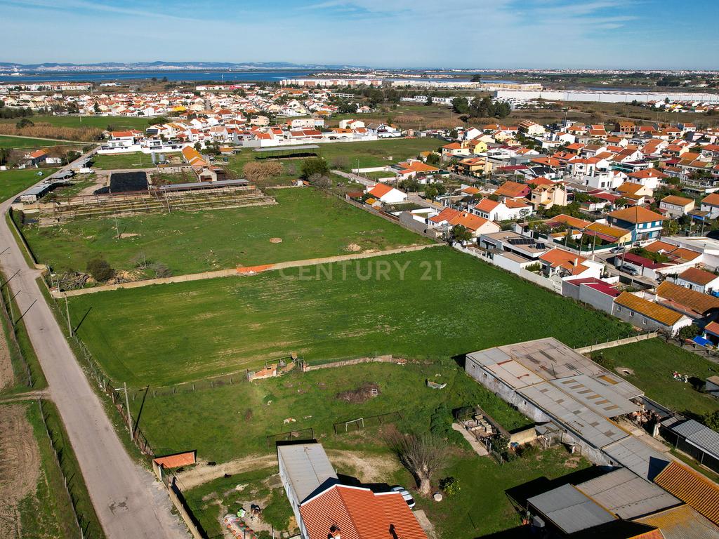 Oportunidade Imperdível: Terreno para Construção em Alhos Vedros - Moita 6.000m2 - Image 7
