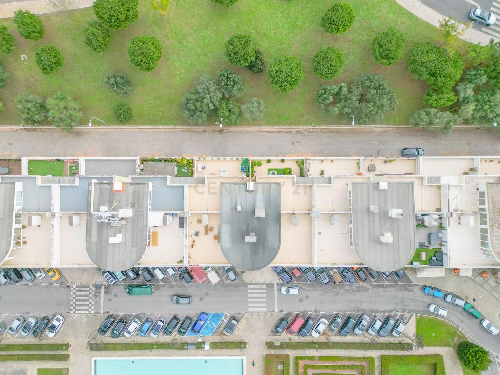 Magnifico apartamento T3 no Fórum Oeiras, com terraço privado 40m2, boa exposição solar, boas áreas e com tudo perto de si! - Image 96