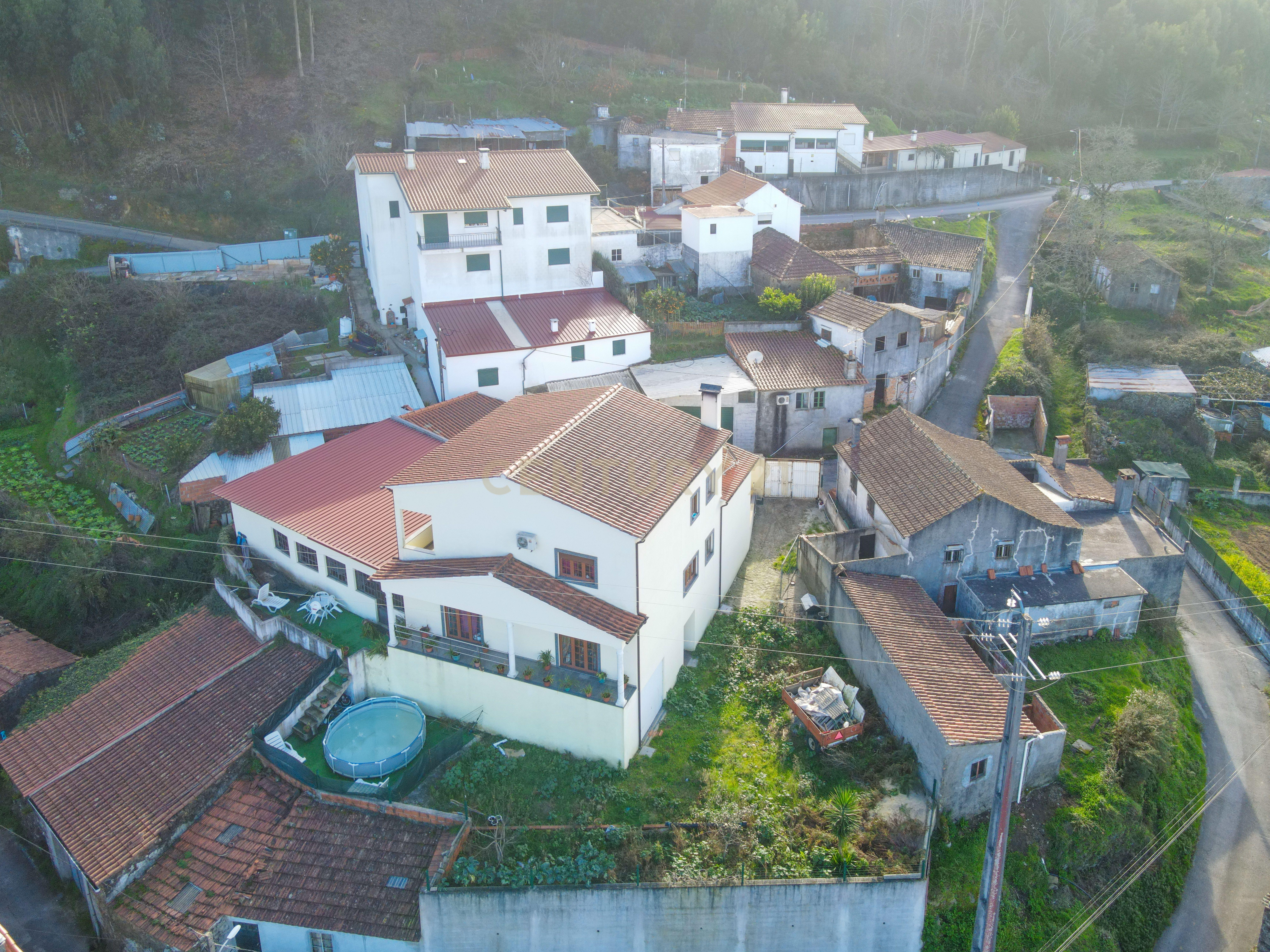 Moradia T3 - (Vila Nova) Miranda do Corvo - Image 38