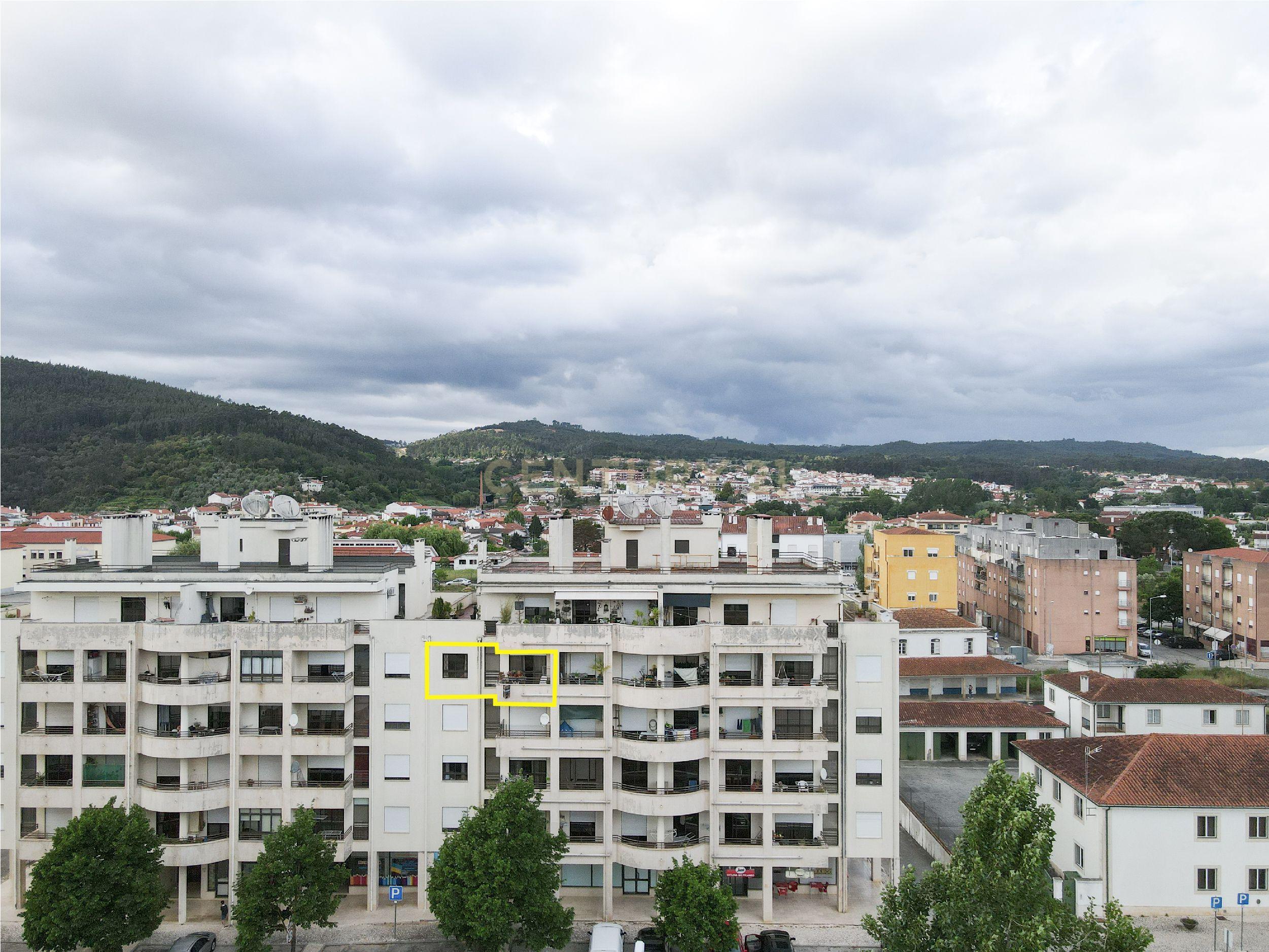 Apartamento T3 em prédio com elevador no centro de Miranda do Corvo - Image 25