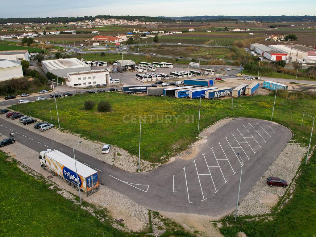 Lote Urbano localizado em Alenquer, com 385m2, para construção de prédio - Image 1