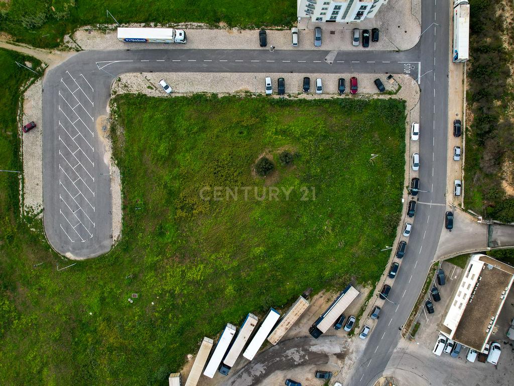 Lote Urbano localizado em Alenquer, com 385m2, para construção de prédio - Image 13