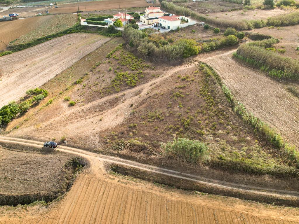 **Terreno rústico com 5920 m2  - Reguengo Pequeno - Lourinhã ** - Image 2