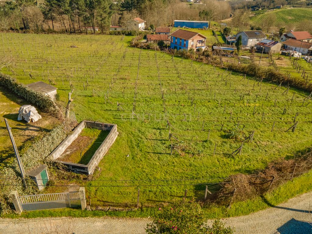 Terreno rústico com viabilidade de construção - Image 12