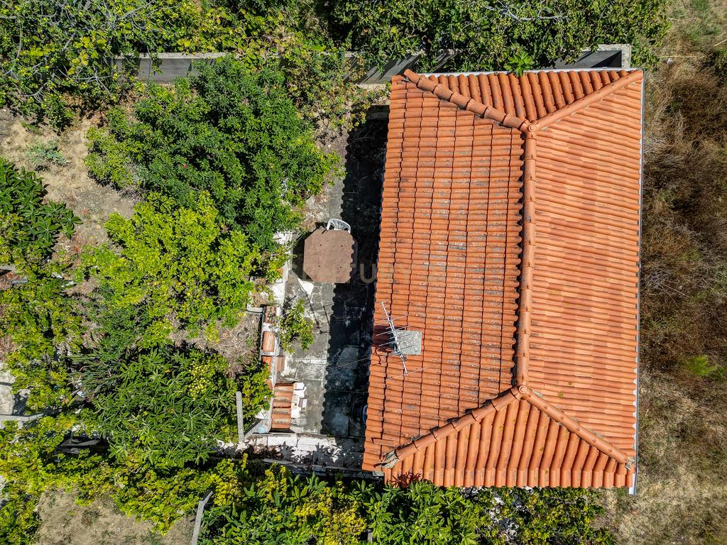 Perto das Praias da Costa da Caparica,( Quintinha) edificada em terreno URBANO de  312m2. Para uma  NOVA CONSTRUÇÃO DE CERCA 170m2. - Image 37