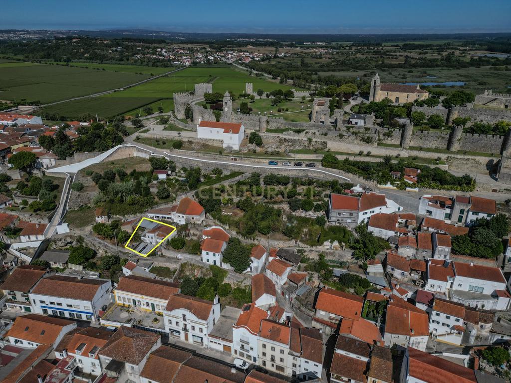 Casa para Recuperar em Montemor o Velho - 4 Quartos, 166m² - Image 7